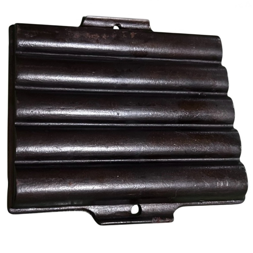 Small unmarked corn stick bread stick cast iron pan